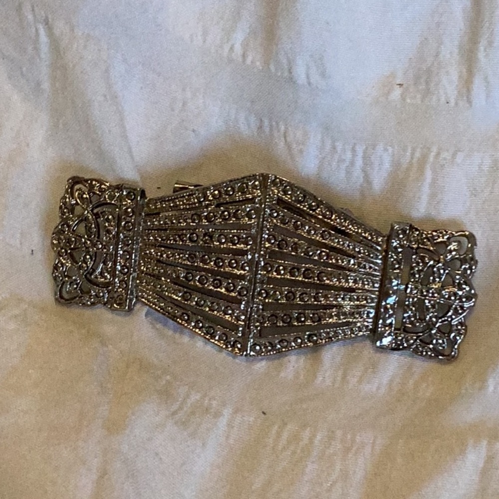 Vintage 80s Brooch Pin Victorian Style